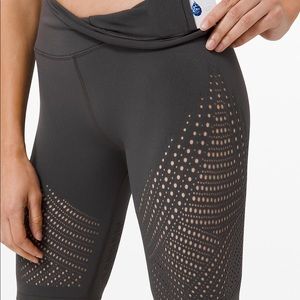 NWOT Lululemon Reveal Shorts Graphite Gray size 4